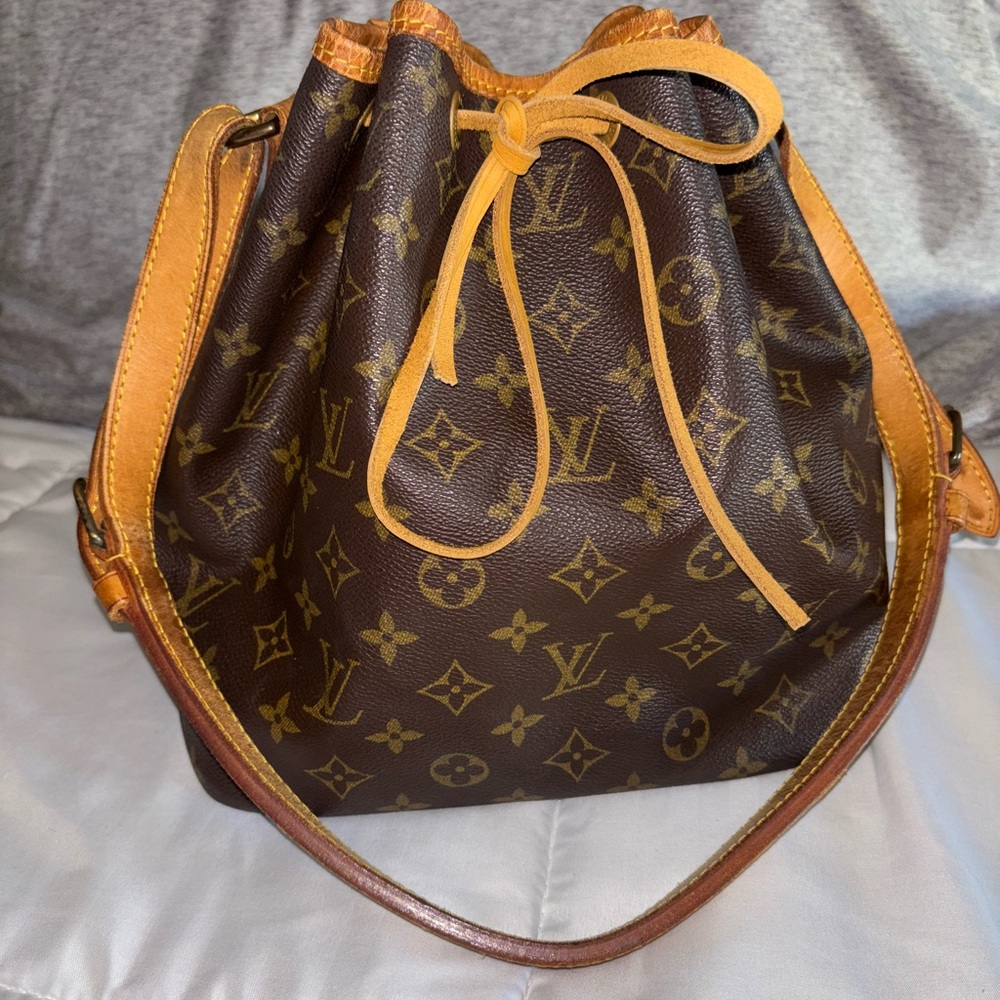Louis Vuitton Brown and Tan Shoulder Bag with Monogram Design (vintage)